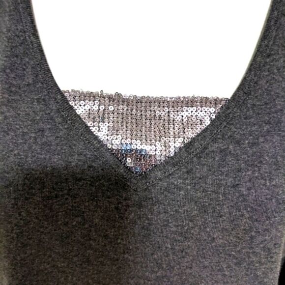 NWOT Karen Scott Long Sleeve V-Neck Top w/ Silver Sequin Accent - Picture 2 of 5